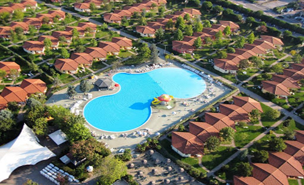 Camping Bella Italia Peschiera del Garda Ngoại thất bức ảnh