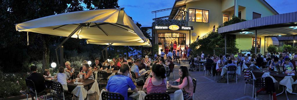 Camping Bella Italia Peschiera del Garda Ngoại thất bức ảnh