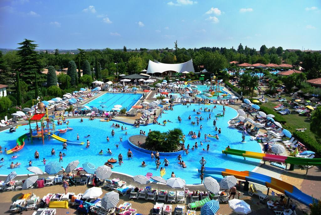 Camping Bella Italia Peschiera del Garda Ngoại thất bức ảnh