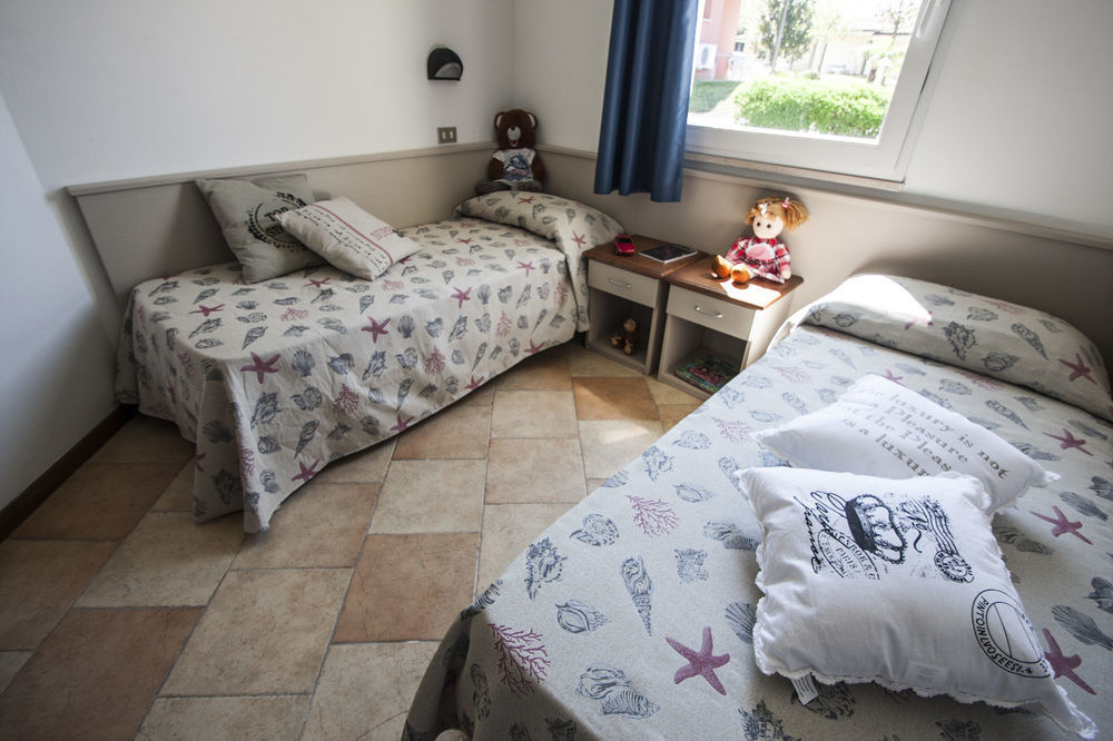 Camping Bella Italia Peschiera del Garda Ngoại thất bức ảnh