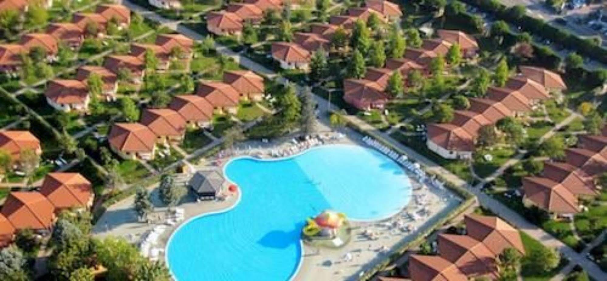 Camping Bella Italia Peschiera del Garda Ngoại thất bức ảnh